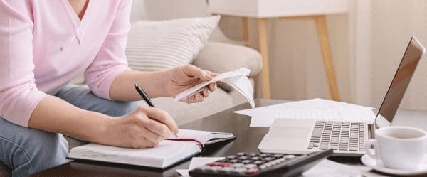 Weekly Bookkeeping: A Smart Compromise