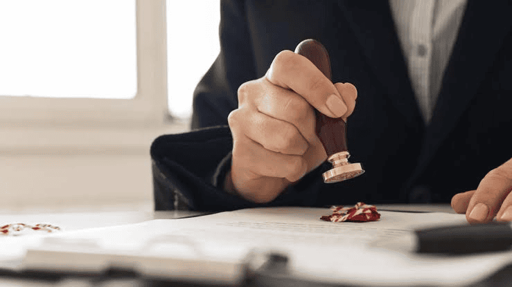 What happens the day your mainland trade license expires